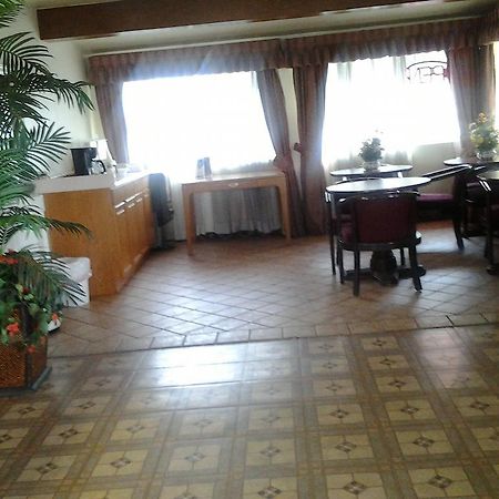 Budget Inn ทูลาเร ภายนอก รูปภาพ