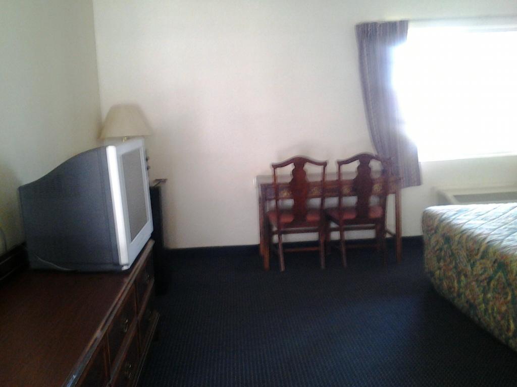 Budget Inn ทูลาเร ห้อง รูปภาพ